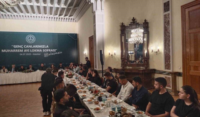 Milli Eğitim Bakanı Yusuf Tekin ’Genç Canlarımızla Muharrem Ayı Lokma Sofrası’ programına katıldı