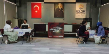 Gölcük’te üniversite adaylarına ücretsiz danışmanlık hizmeti