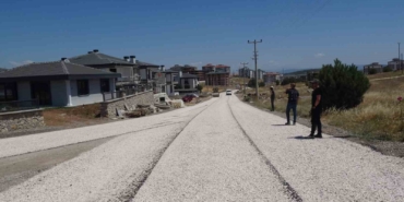 Yeni yerleşim alanlarında asfaltlama çalışması yapılıyor