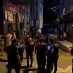 Bıçak çektiği polis tarafından bacağından vurulan şahıs tutuklandı