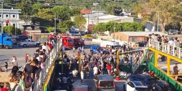 Yangın çıkan feribot Marmara Adası’na yanaştı