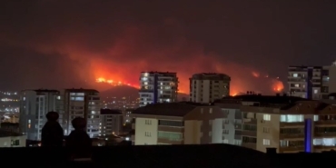 Bursa’daki orman yangını şehir merkezinden böyle görüntülendi