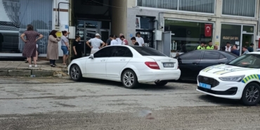 Tekirdağ’da çiftlerin kavgası kanlı bitti: 3 çocuk annesi kadın bıçaklandı