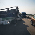 Kamyonet kamyona çarptı: 1 yaralı