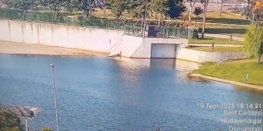 Nilüfer Çayına düşen 1,5 yaşındaki çocuğu böyle kurtardı