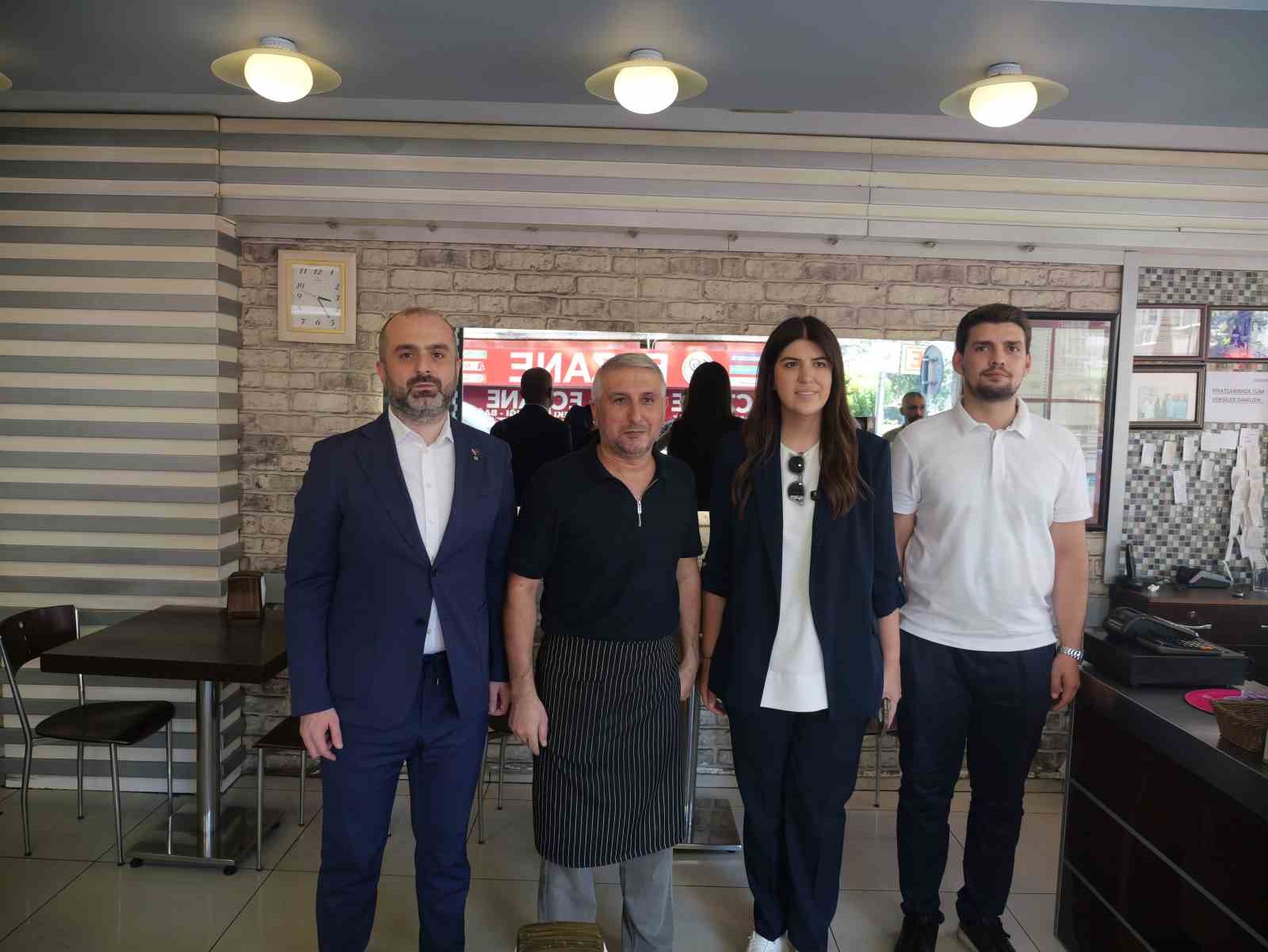 Derya Ayaydın Fatih’te esnaf ve vatandaşlarla buluştu