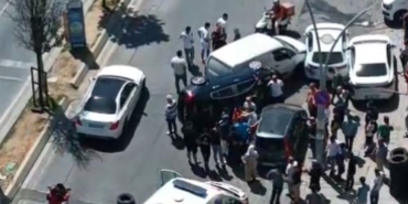 Sultangazi’de hatalı U dönüşü yapan şahıs kazaya neden oldu: 2 yaralı