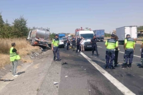 Tekirdağ’da süt kamyonu ile otomobil çarpıştı: 4 kişi hayatını kaybetti