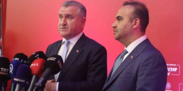 Gençlik ve Spor Bakanı Bak ile Sanayi ve Teknoloji Bakanı Kacır, "Bigg Spor Ödülleri" törenine katıldı