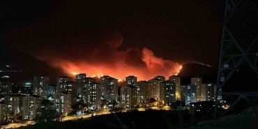 Bursa’daki orman yangını geceyi gündüze çevirdi... Alevler havadan görüntülendi
