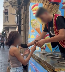 Beyoğlu’nda külah oyunuyla kadını rahatsız etti: Dondurmacı mühürlendi