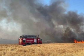 Babaeski’de tarım arazisinden askeri bölgeye sıçrayan yangın kontrol altına alındı
