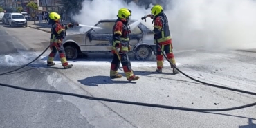 Balıkesir’de LPG’li TOFAŞ marka araç yol ortasında yandı