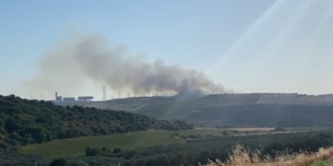 Balıkesir’de çıkan yangına havadan ve karadan müdahale ediliyor