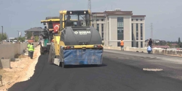 Yalova’da hastane yolunun asfaltı atıldı