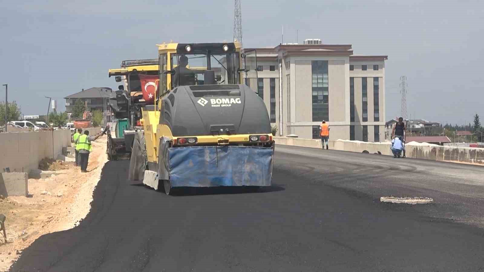 Yalova’da hastane yolunun asfaltı atıldı