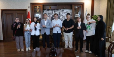 Şampiyonlardan Çekmeköy Belediye Başkanı’na ziyaret