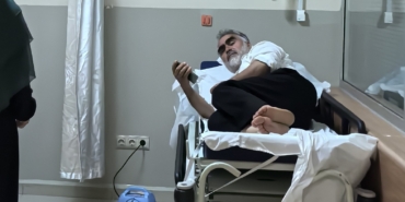 Kendisini ısıran yılanı poşete koyup acile geldi