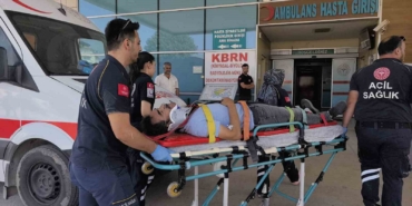 Bursa’da hafif ticari araç kamyonetle çarpıştı: 3 yaralı