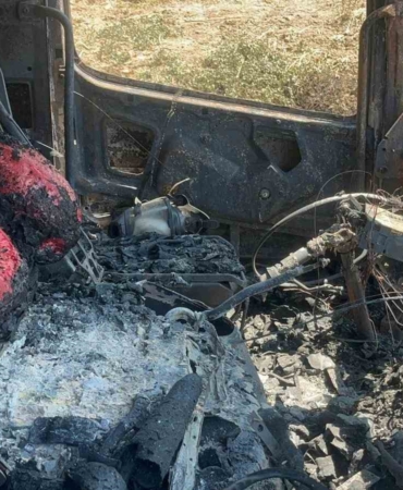Orman yangınından geriye alevlerin erittiği karpuzlar ve simsiyah baret kaldı