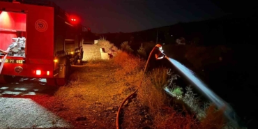 Şarköy’de dere kenarında çıkan yangın yerleşim alanlarına sıçramadan söndürüldü