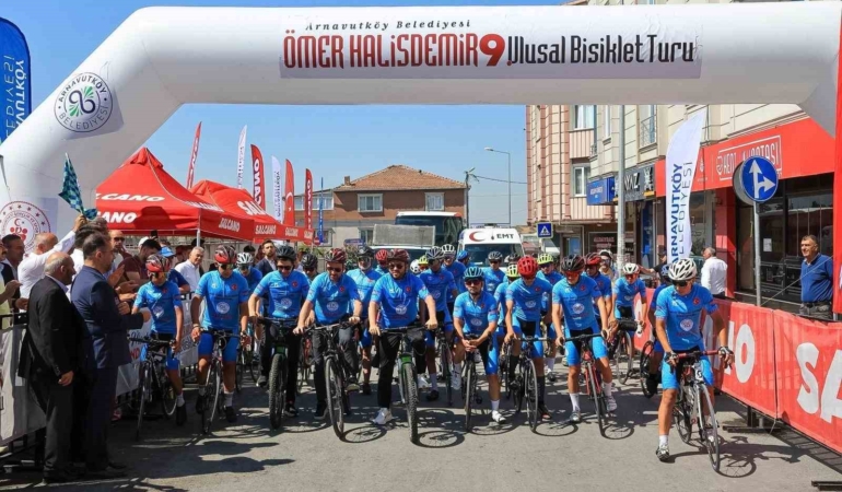 Arnavutköy’de 9. Ömer Halisdemir Bisiklet Turu başladı