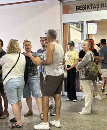 İstanbul’da ehliyet yenilemede son gün telaşı, vatandaşlar yoğunluk oluşturdu