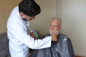 Gaziosmanpaşa’da "Evde Temizlik" ve "Evde Berber" hizmetleri yüzleri güldürüyor