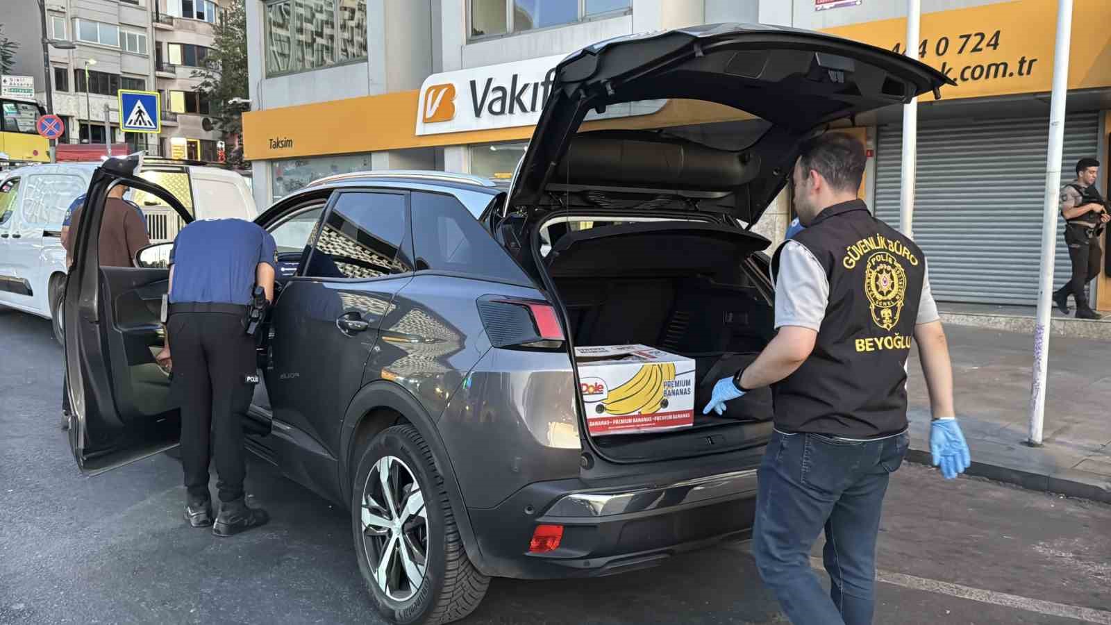 Taksim’de helikopter destekli ’Huzur İstanbul’ uygulaması