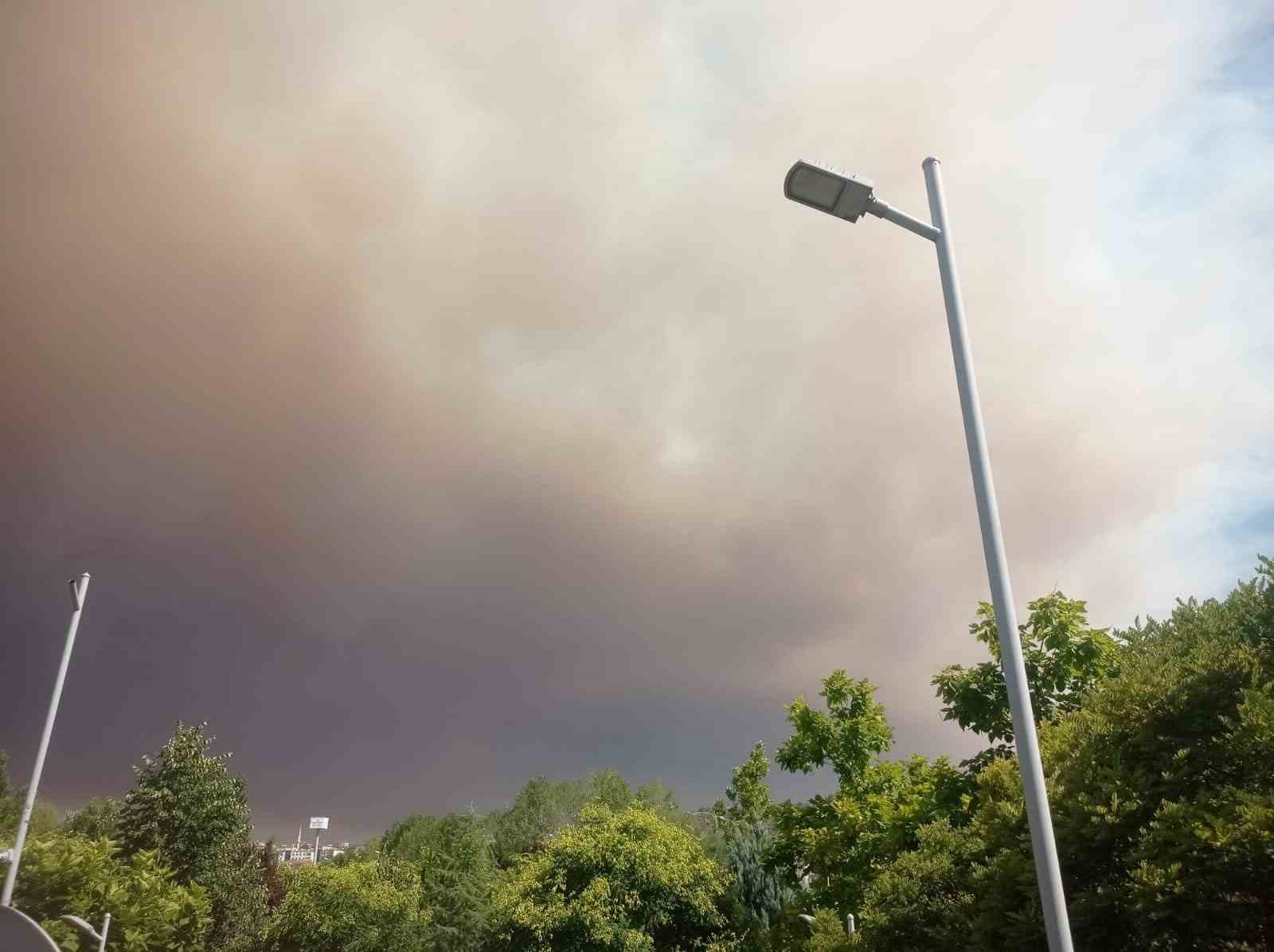 Alevler Bilecik’e yaklaştı: Belediyeden su tankı bulunan traktör sahiplerine anons