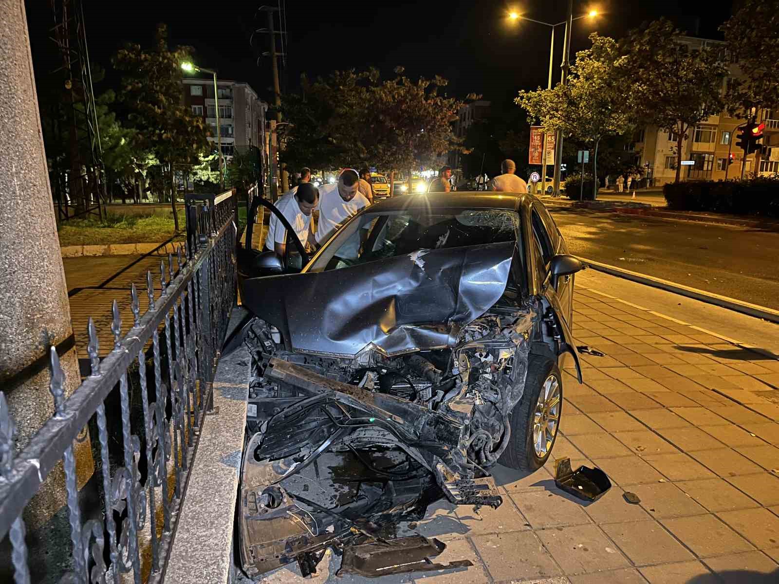 Çorlu’da trafik kazası: 1’i ağır 3 yaralı