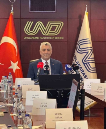 Bakan Bolat: "Türkiye milli gelirinin 13’de 1’ini kara, hava, deniz ve demiryollarından oluşan lojistik sektörü sağlıyor"