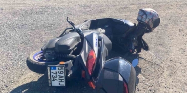 Hafif ticari araç ile çarpışan motosikletin sürücüsü yaralandı