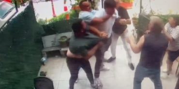 İş yerini basıp, esnafı yumrukladı