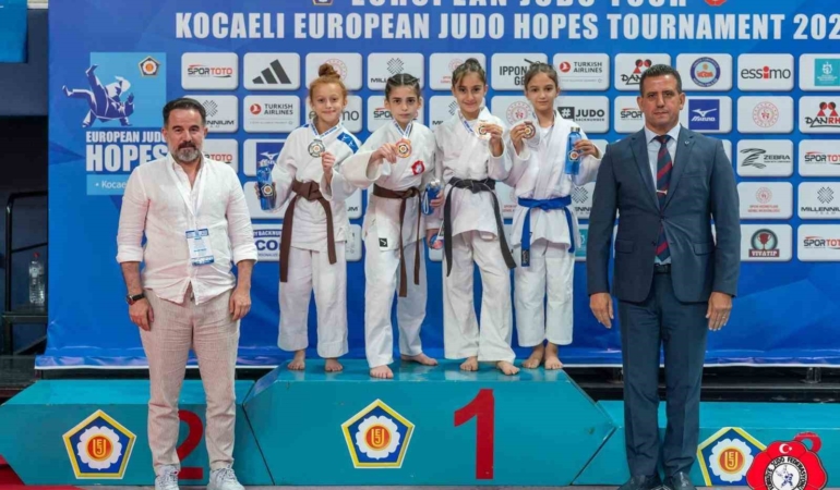 Sakarya Büyükşehir sporcuları başarılarına devam ediyor