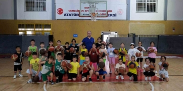 Sakarya’da çocuklar sporun her dalında dolu dolu bir yaz tatiline başladı