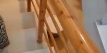 Sultangazi’de iki kadının "ortak alan" tartışması kamerada: Pazar arabasını dışarıya attı