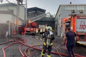 Kocaeli’de demir çelik fabrikasında yangın