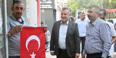 Yıldırım al bayraklarla donatıldı