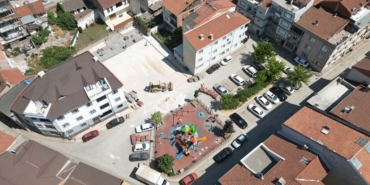 İnegöl Belediyesi’nin ücretsiz otopark hamlesi kararlılıkla sürüyor