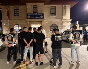 Ümraniye’de konvoy yapan 9 sürücüye 165 bin 795 TL para cezası kesildi