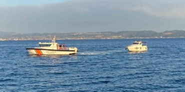 Tekne faciası son anda önlendi: 3 kişiyi boğulmaktan sahil güvenlik kurtardı