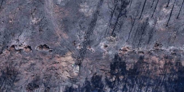 Yangın bölgesinde enerji hatlarının onarımı başladı