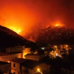 Bursa’da orman yangını 3 köyü tehdit etti, yangının havadan görüntüsü yürekleri dağladı