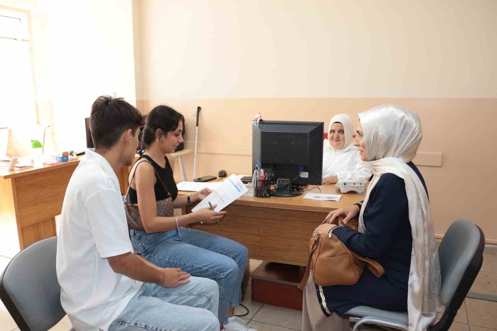 Esenlerli gençler Mihmandar Akademi ile yine zirvedeler