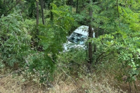 Bursa’da kontrolden çıkan otomobil şarampole yuvarlandı