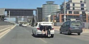 Kilometrelerce bagajda seyahat ettiler