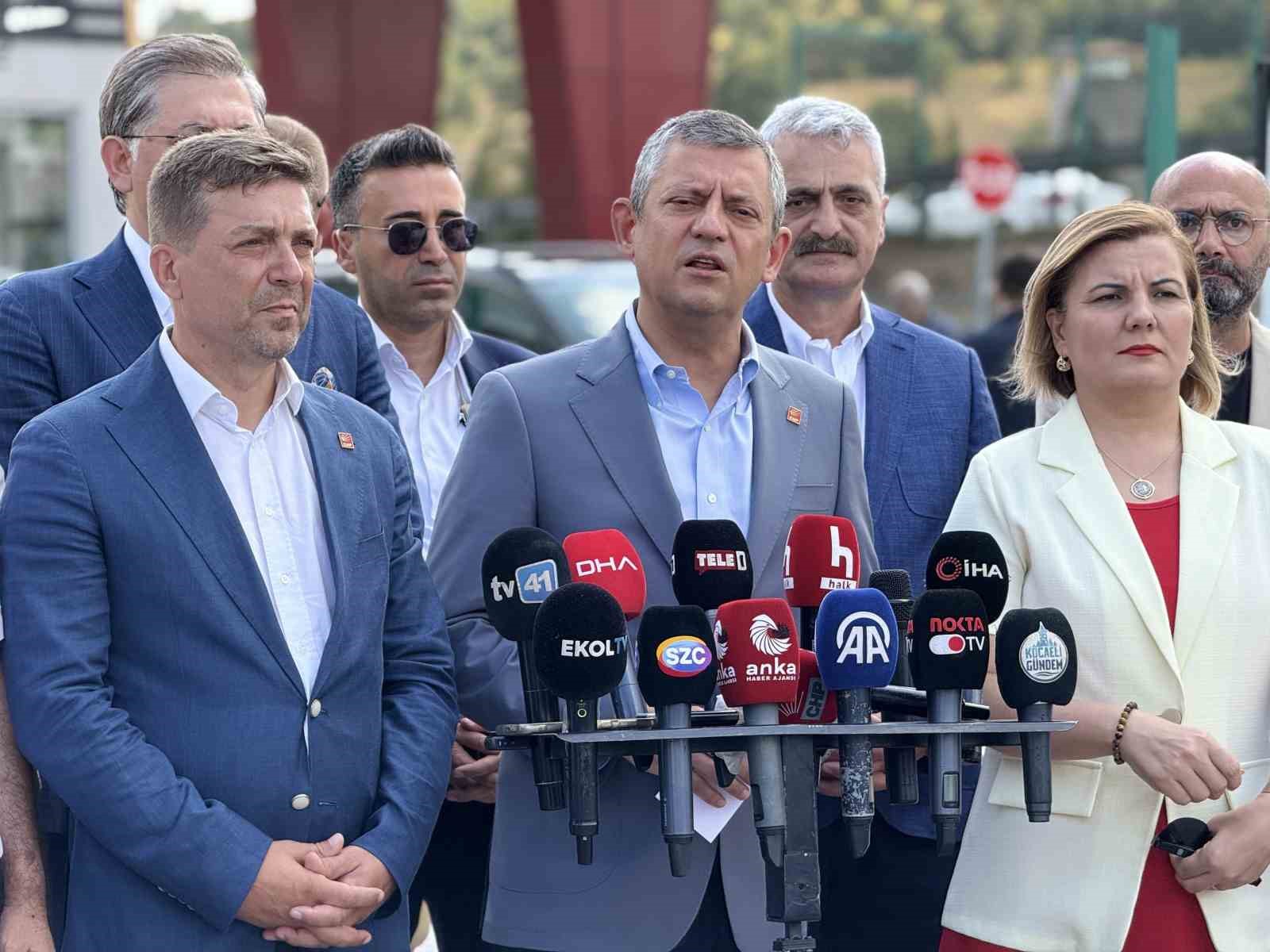 CHP Genel Başkanı Özel: "Bir siyasi parti genel başkanının başka bir siyasi parti genel başkanını ziyaret etmesi ayıplanamaz"
