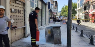 Lüleburgaz’da kaldırımdaki elektrik panosunda yangın