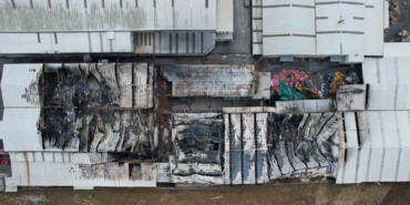 Arnavutköy’de yanan fabrika havadan görüntülendi